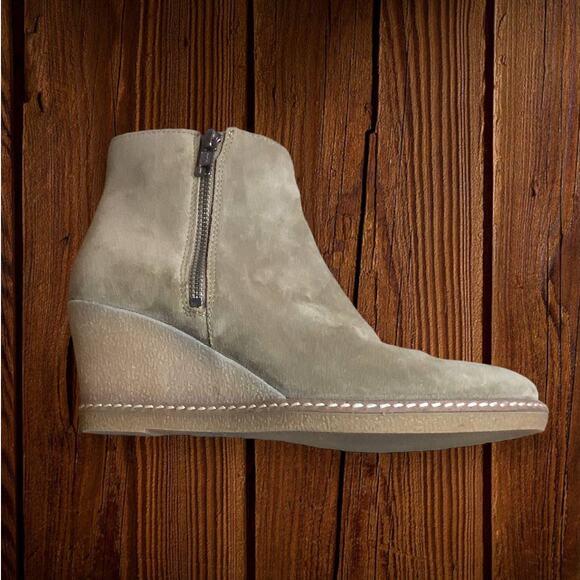 J. Crew Genuine Suede Cream Beige Double Zipper Wedge Boots Size 9 - Picture 2 of 9